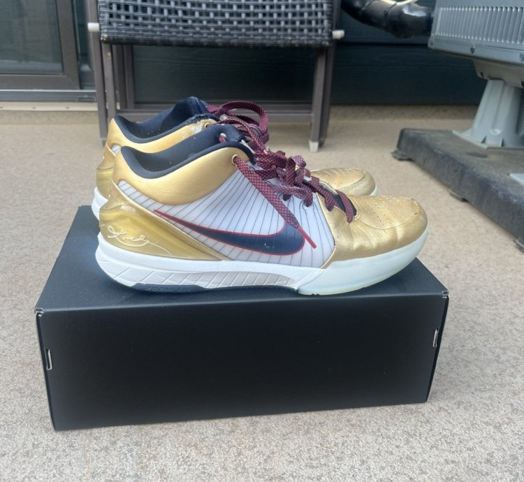 Kobe 4 Gold Medal Protro