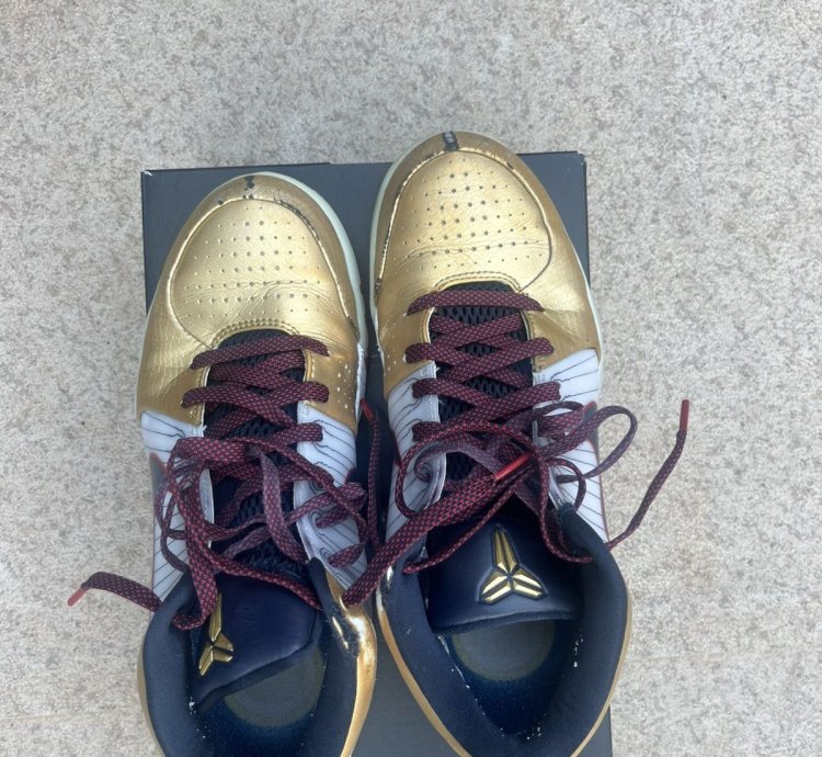 Kobe 4 Gold Medal Protro