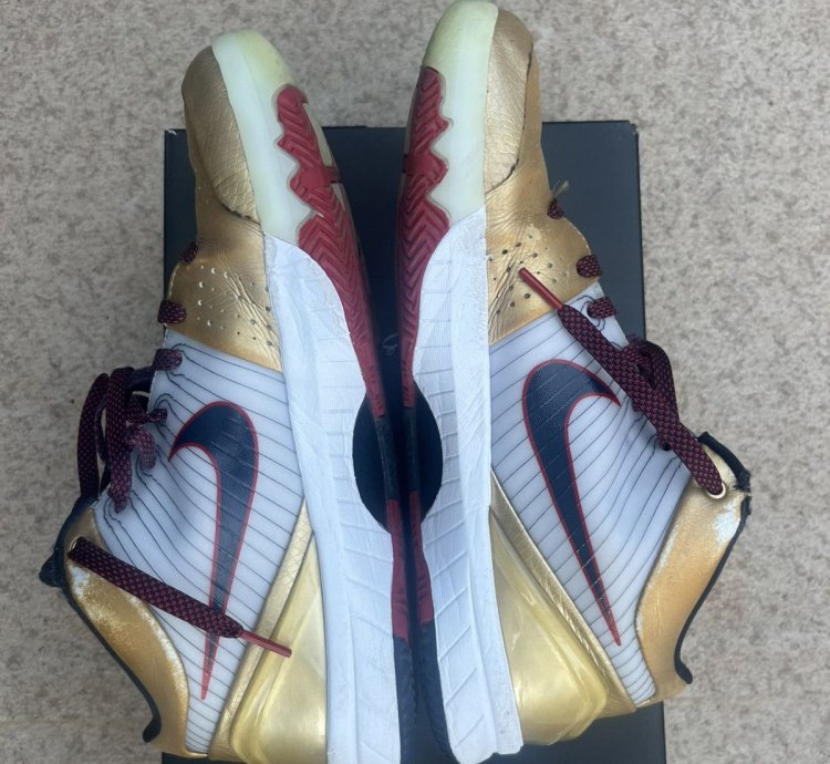 Kobe 4 Gold Medal Protro