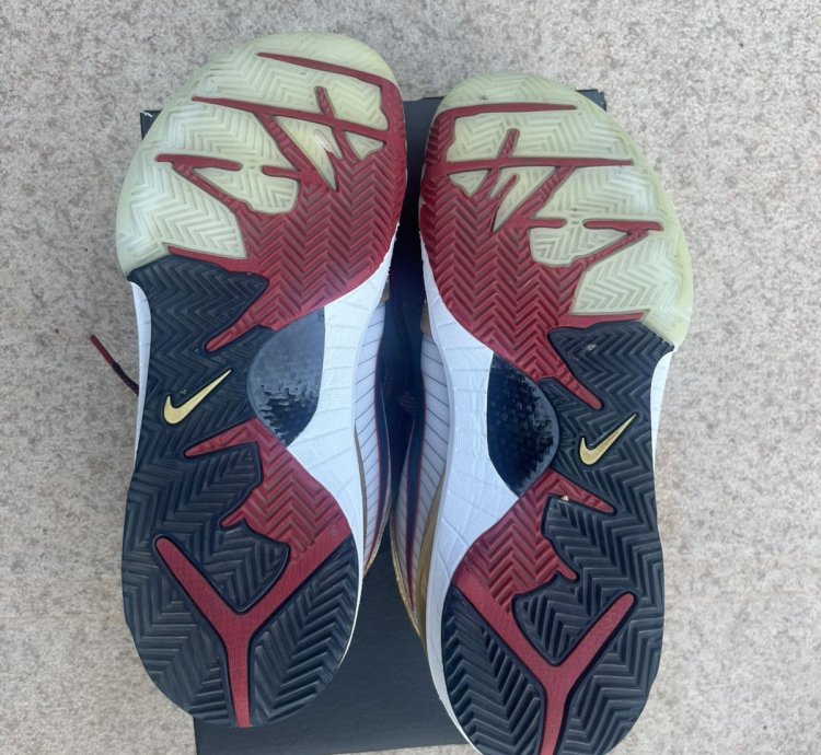 Kobe 4 Gold Medal Protro