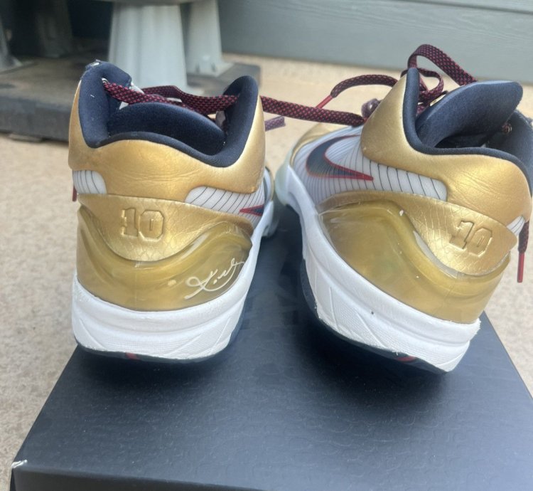Kobe 4 Gold Medal Protro