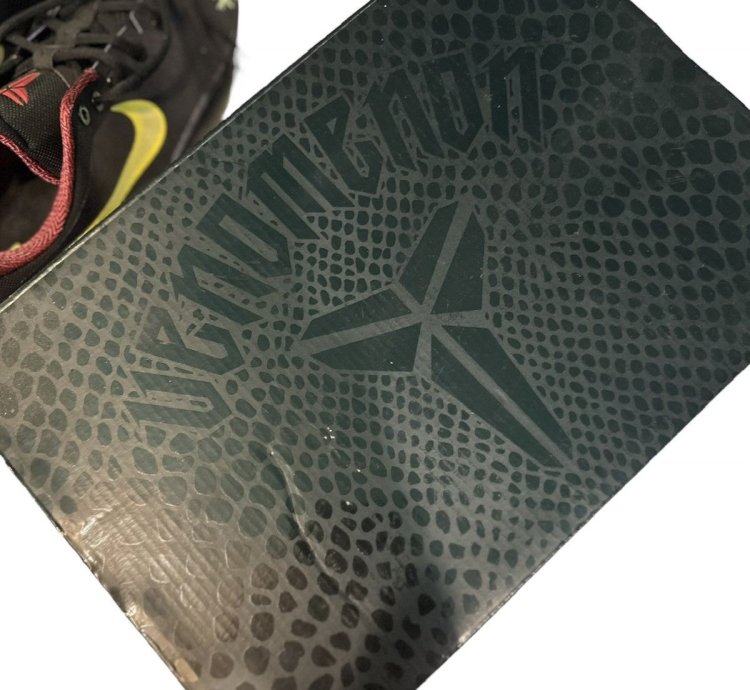 Kobe 4 Venomenon Glow In The Dark