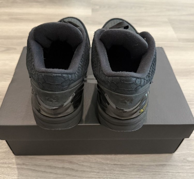 Kobe 4s Protro Gift Of Mamba