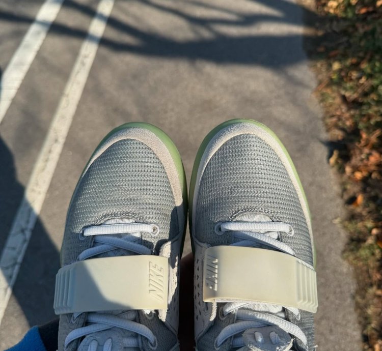 Nike Air Yeezy 2 Pure Platinum