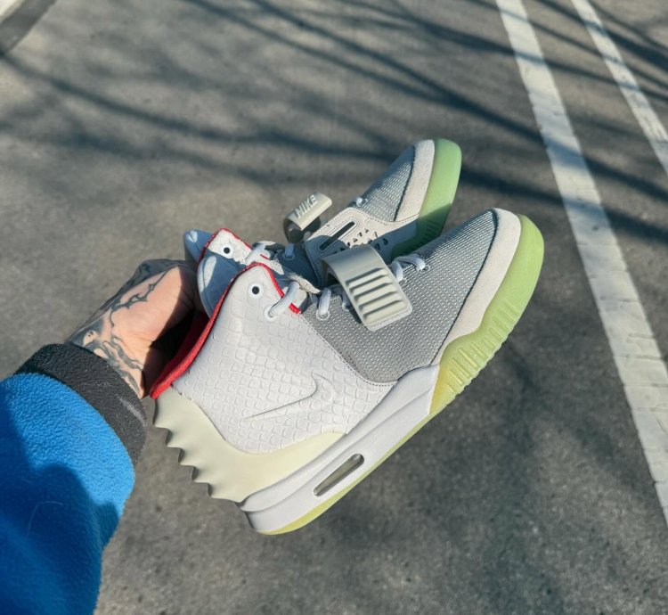 Nike Air Yeezy 2 Pure Platinum