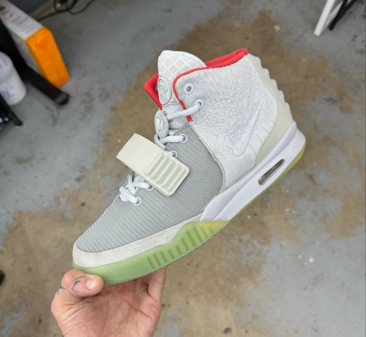 Nike Air Yeezy 2 Pure Platinum