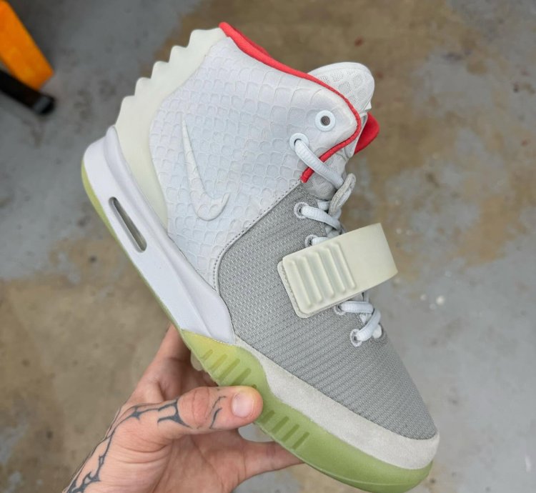 Nike Air Yeezy 2 Pure Platinum