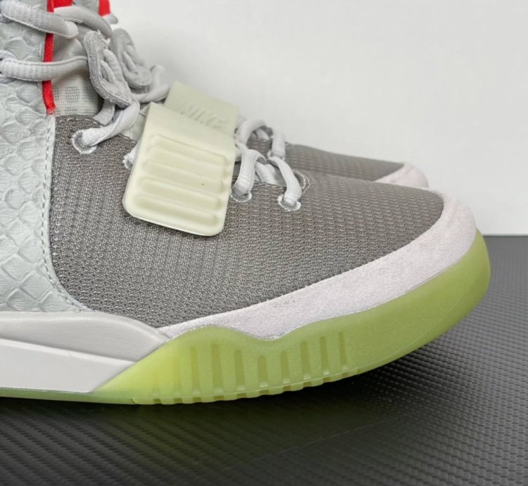 Nike Air Yeezy 2 Pure Platinum