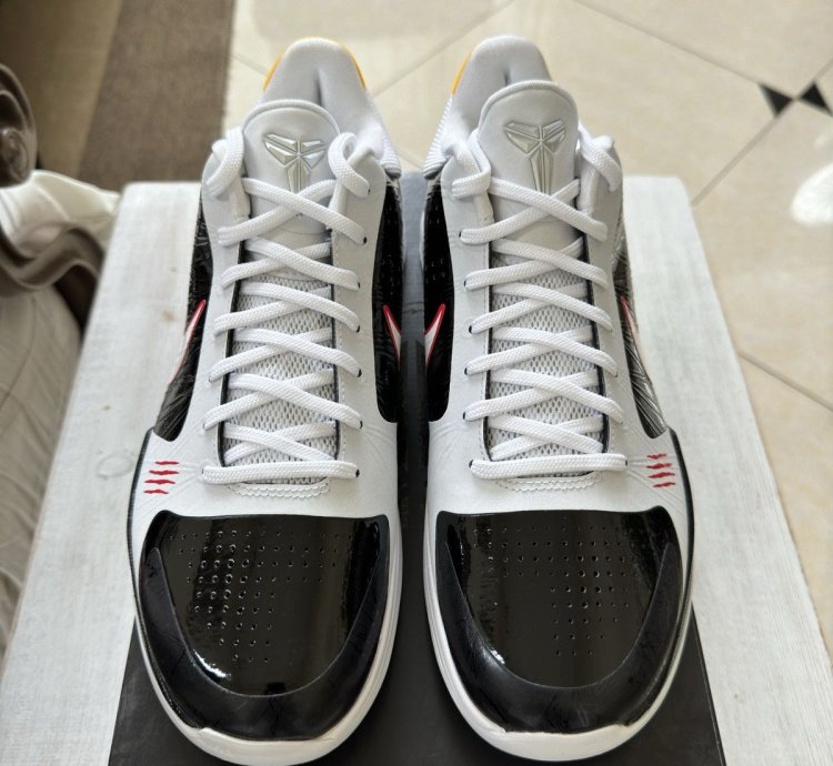 Kobe 5 Protro Bruce Lee Alternate