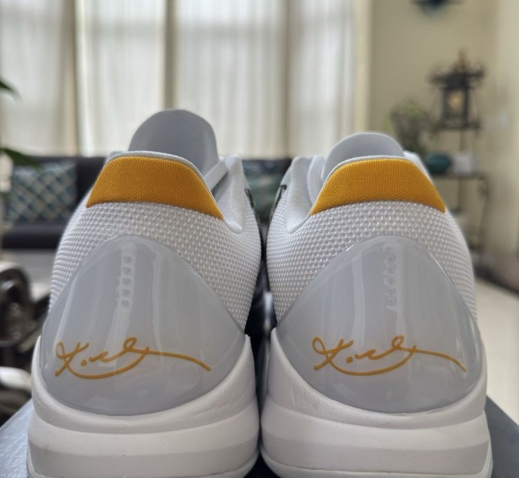 Kobe 5 Protro Bruce Lee Alternate