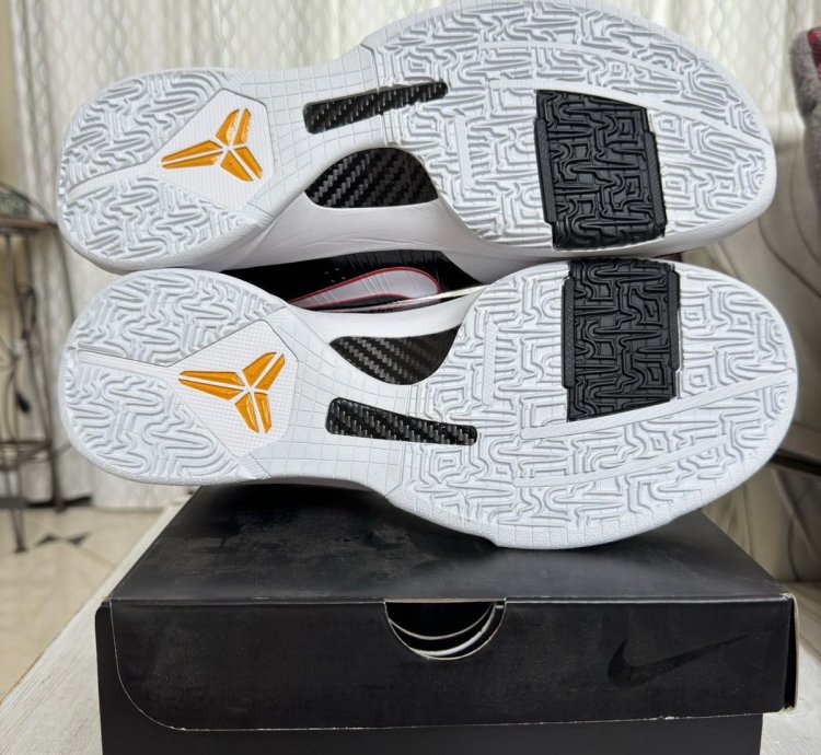 Kobe 5 Protro Bruce Lee Alternate