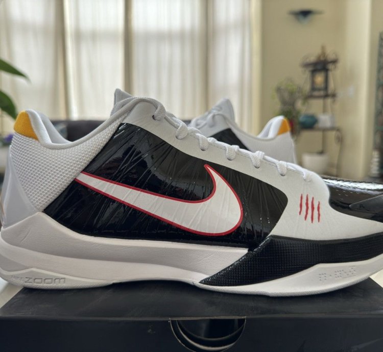 Kobe 5 Protro Bruce Lee Alternate