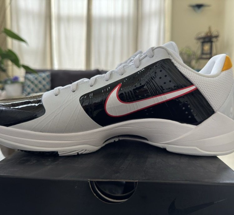 Kobe 5 Protro Bruce Lee Alternate