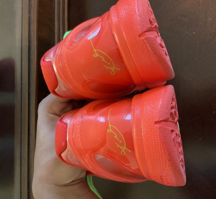Kobe 6 Reverse Grinch