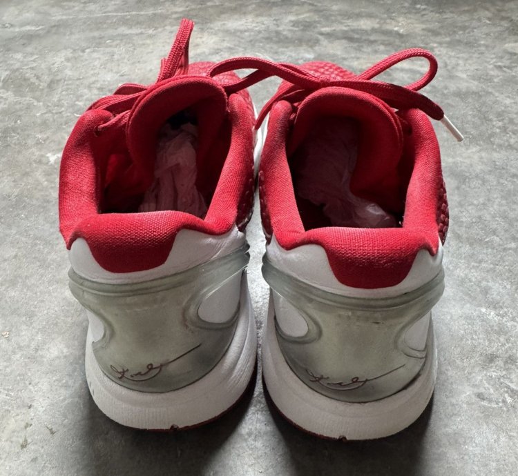 Kobe 6 Varsity Red 2011 Retro Basketball Sneakers