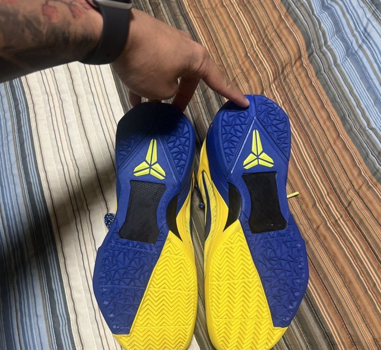 Kobe 7 Barcelona Size 10 5