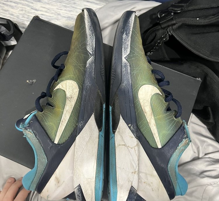 Kobe 7 Sharks
