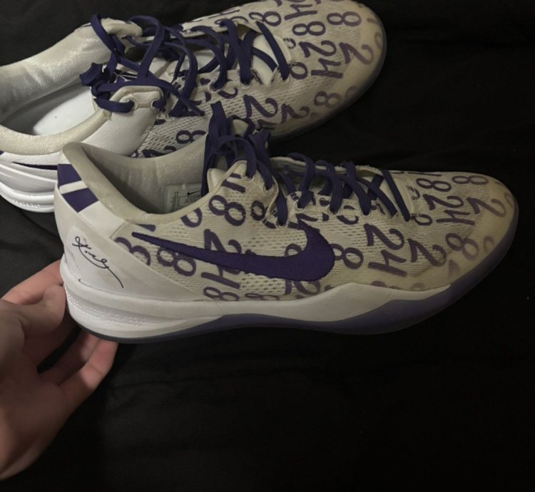 Kobe 8 Court Purple
