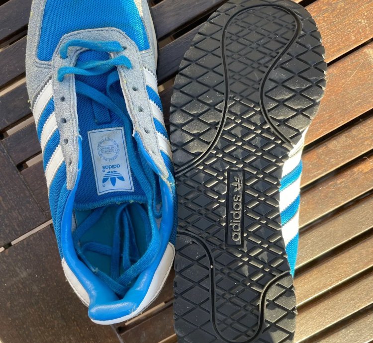 Adidas Sneakers