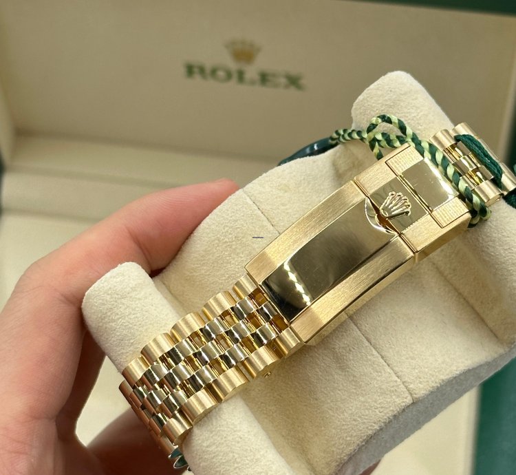 Rolex Gmt-master Ii 18 Ct Yellow Gold Black Dial Jubilee