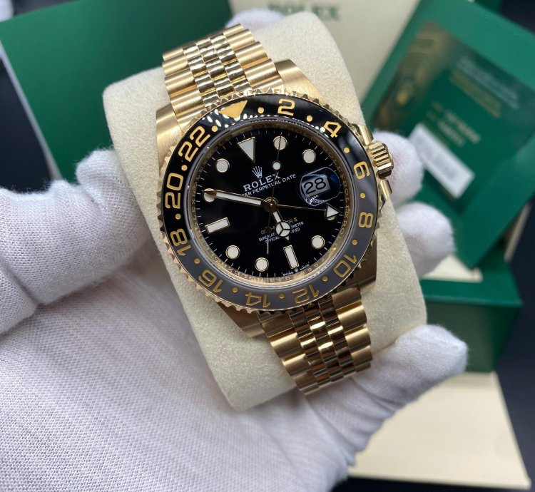 Rolex Gmt-master Ii 18k Yellow Gold Black Dial 126718grnr Complete Set