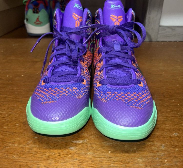 Kobe 9 Elite Gs Purple Venom Size 6 5y