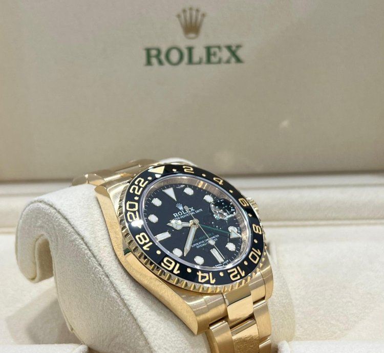 Rolex Gmt-master Ii 2018 Yellow Gold Gmt-master Ii Black Dial Discontinued Unworn Box And Papers 116718ln