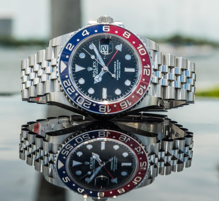 Rolex Gmt-master Ii 2023 - Pepsi On Jubilee Bracelet