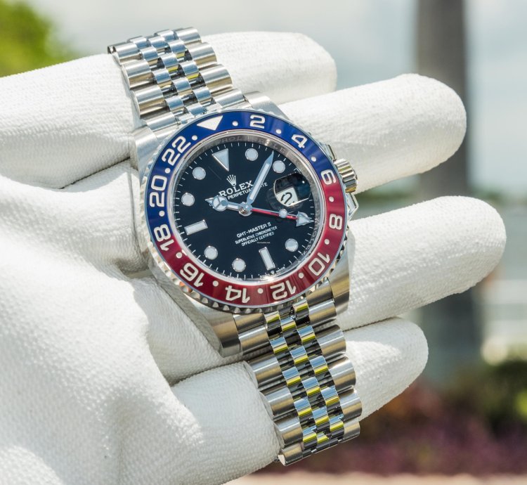 Rolex Gmt-master Ii 2023 - Pepsi On Jubilee Bracelet