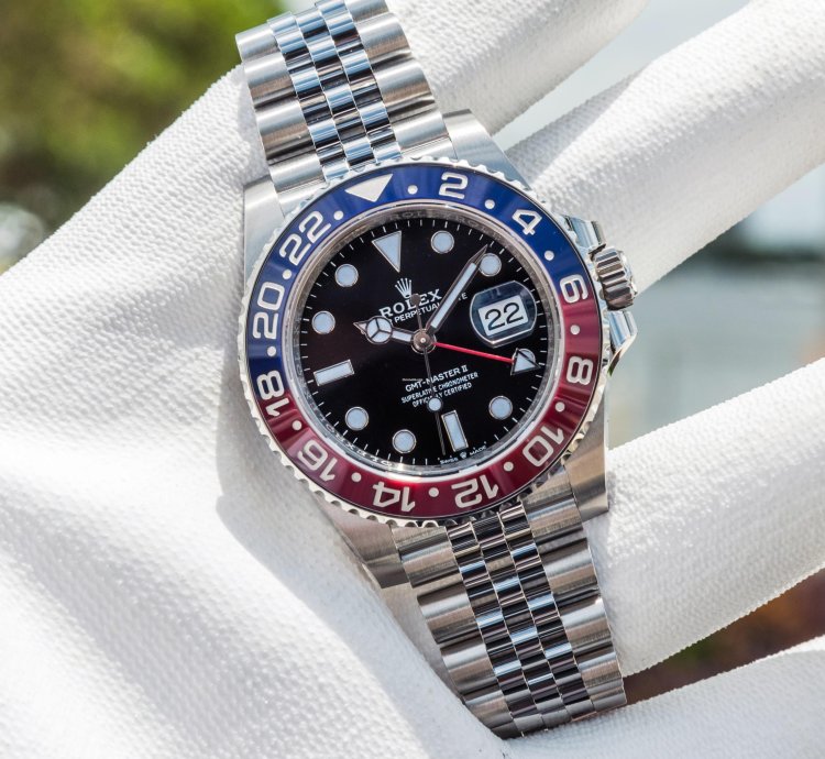 Rolex Gmt-master Ii 2023 - Pepsi On Jubilee Bracelet