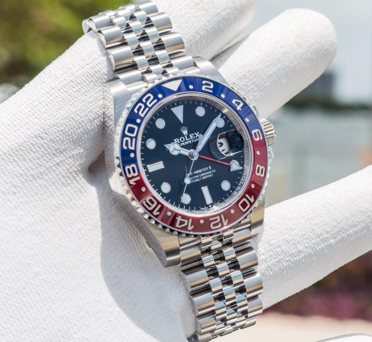 Rolex Gmt-master Ii 2023 - Pepsi On Jubilee Bracelet