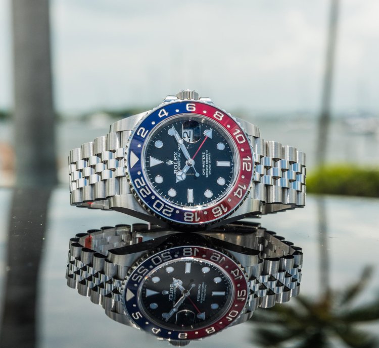 Rolex Gmt-master Ii 2023 - Pepsi On Jubilee Bracelet