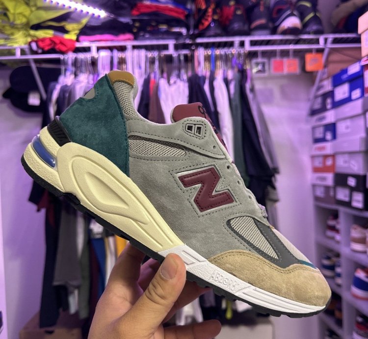 New Balance 990v2 Multicolor