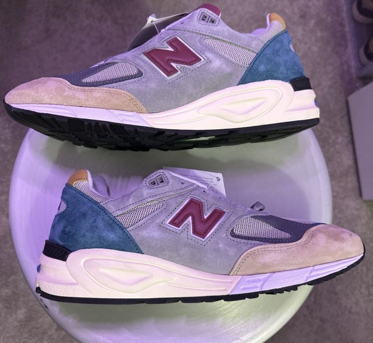 New Balance 990v2 Multicolor