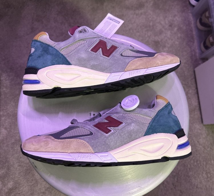 New Balance 990v2 Multicolor