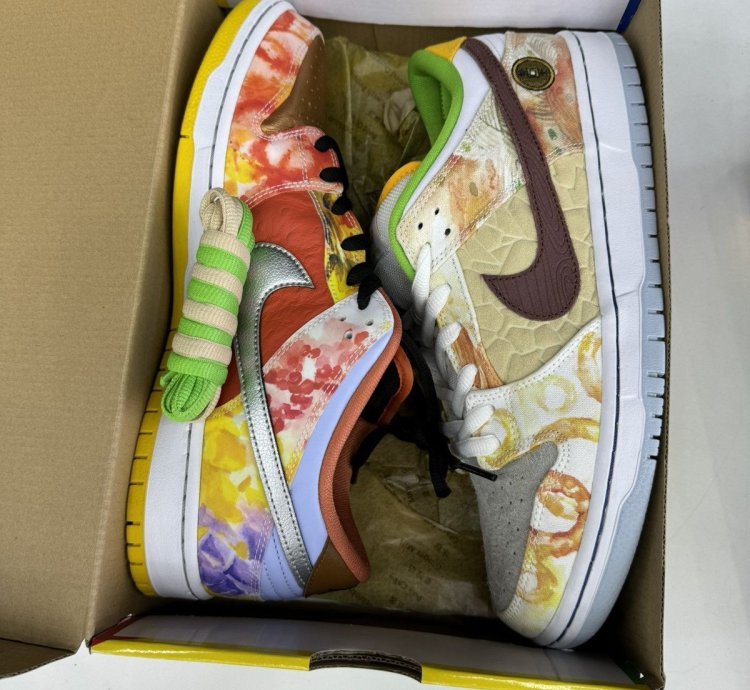 Nike Sb Dunk Low Street Hawker