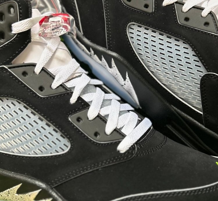 Air Jordan 5 Retro Og Black Metallic Reimagined