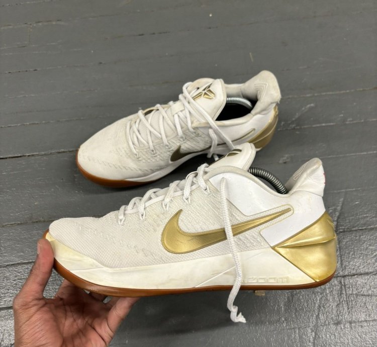 Kobe Big Stage Sneakers