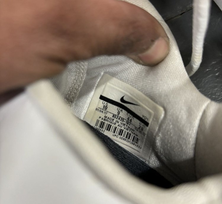 Kobe Big Stage Sneakers
