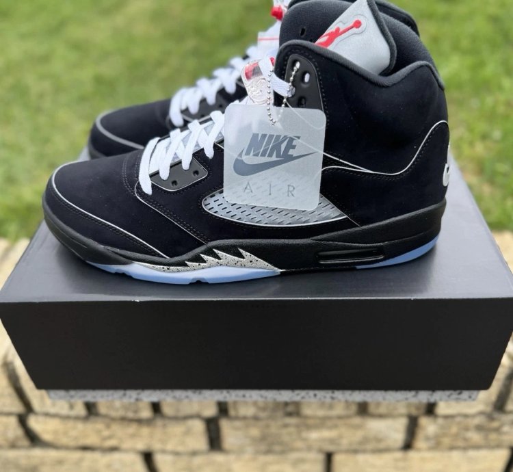 Air Jordan 5 Retro Og Black Metallic Reimagined