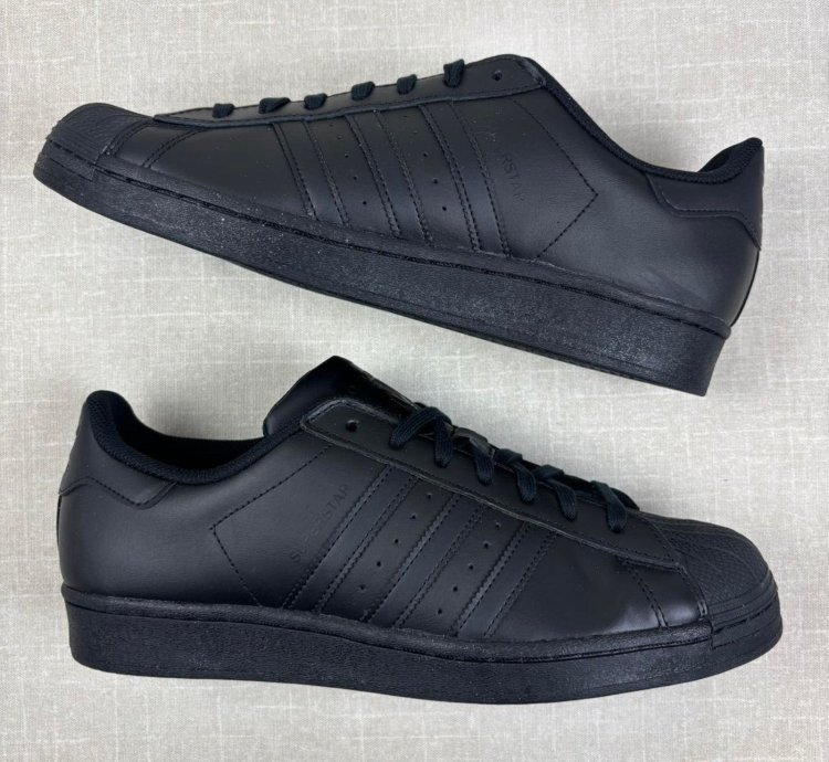 Adidas Superstar Triple Black 13m