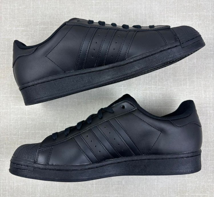 Adidas Superstar Triple Black 13m