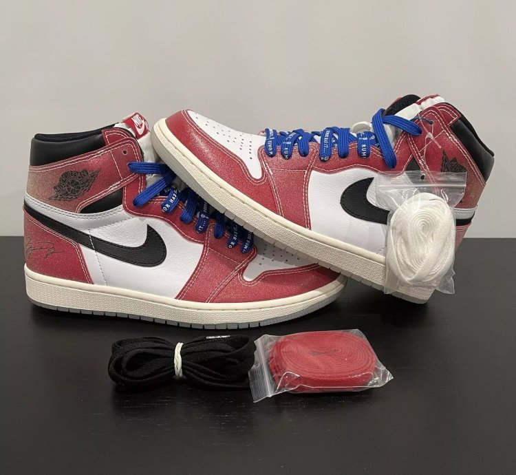 Jordan 1 Retro High Trophy Room Chicago friends And Family w Blue Laces