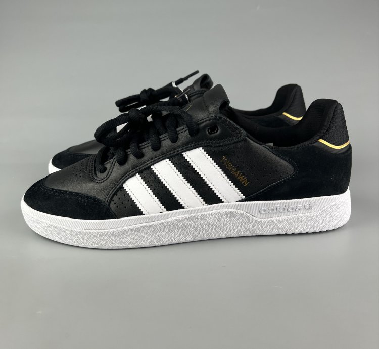 Adidas Tyshawn Low Sneakers Size Us 11