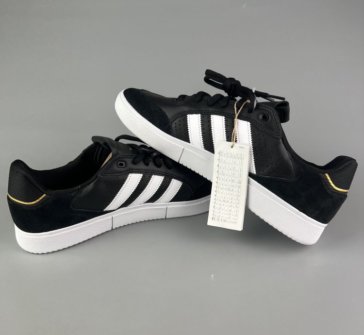 Adidas Tyshawn Low Sneakers Size Us 11