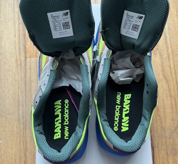 New Balance 990v6 - Baklava