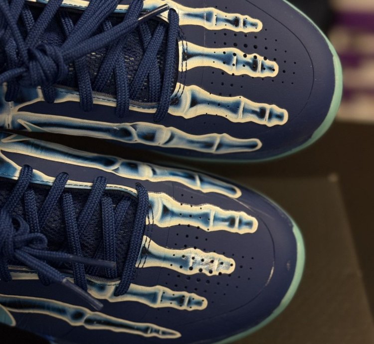 Kobe Ray Size 10 5 hj4303-400 Clean