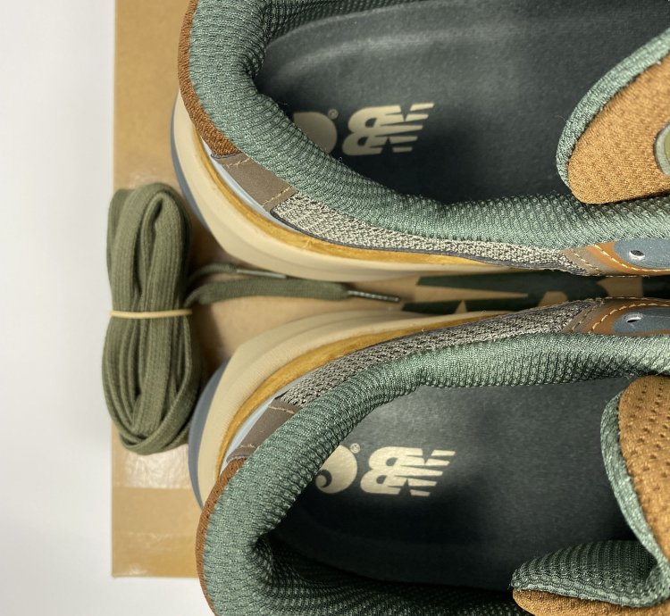 New Balance 990v6 Carhartt Wip Sculpture Center M11