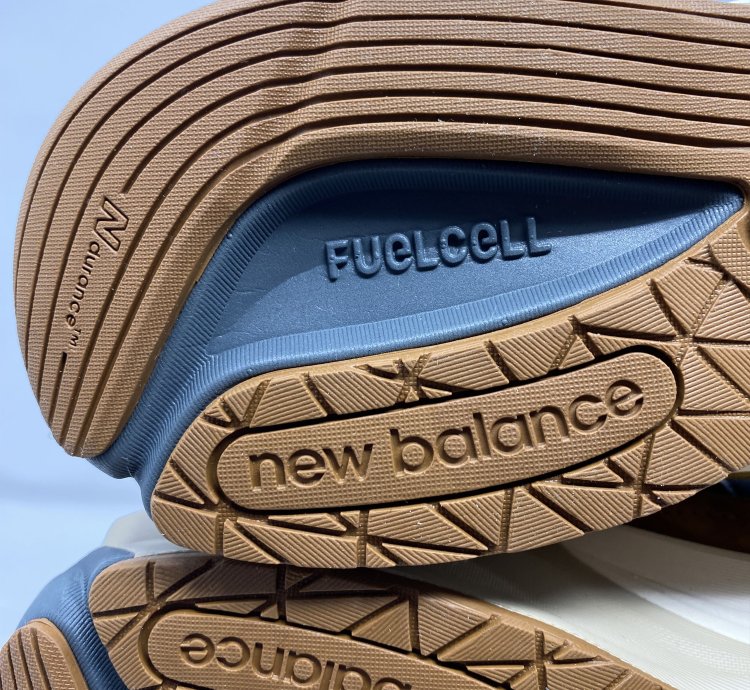 New Balance 990v6 Carhartt Wip Sculpture Center M11