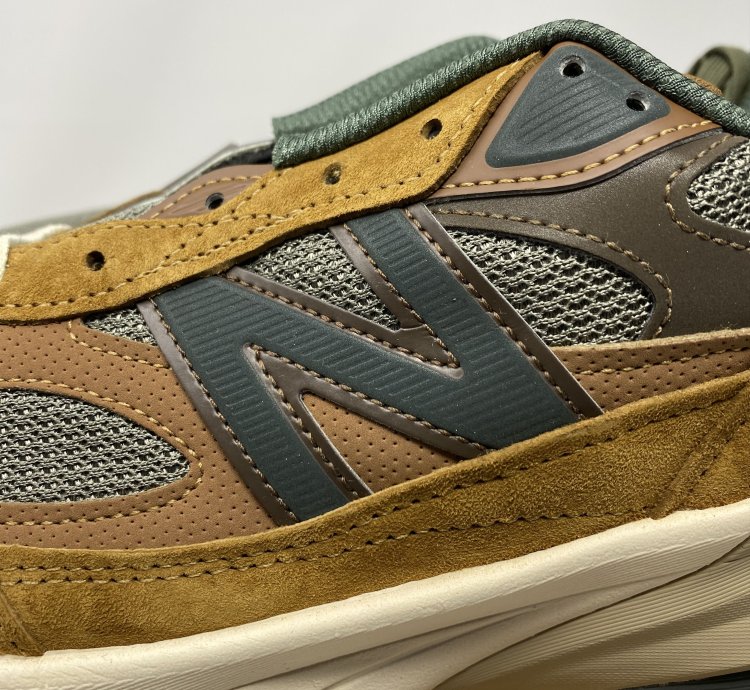 New Balance 990v6 Carhartt Wip Sculpture Center M11